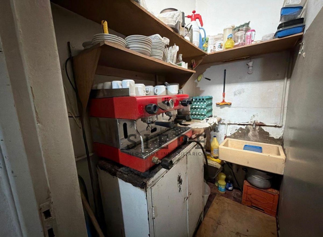 Deposito + Local en venta en  9 de Julio 428