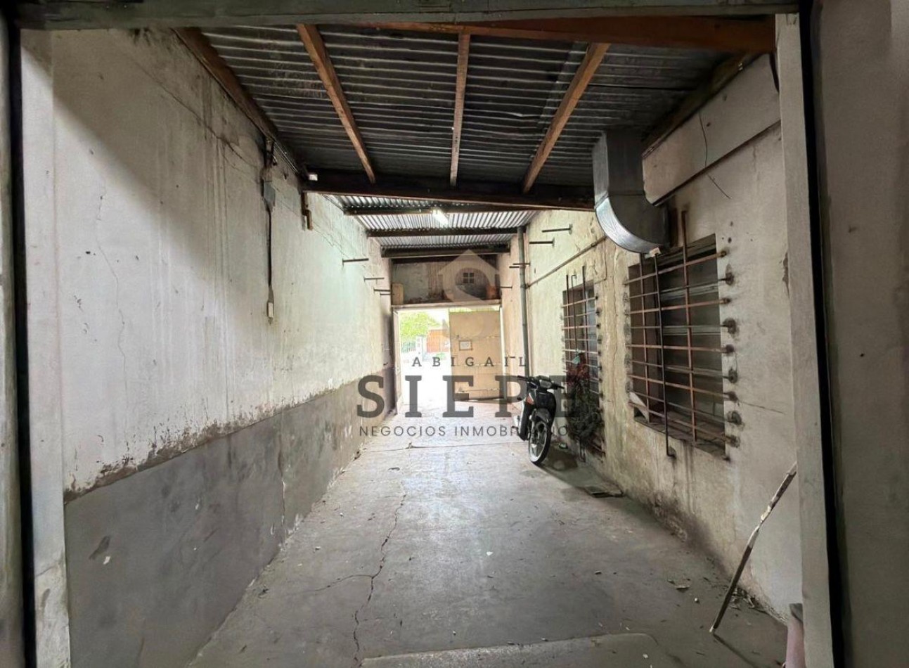 Deposito + Local en venta en  9 de Julio 428