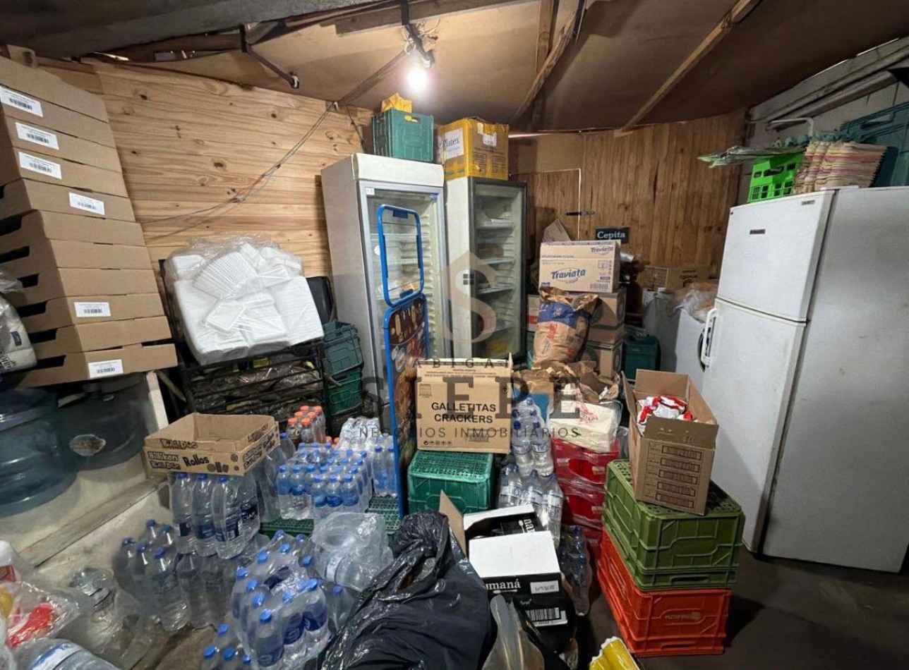 Deposito + Local en venta en  9 de Julio 428