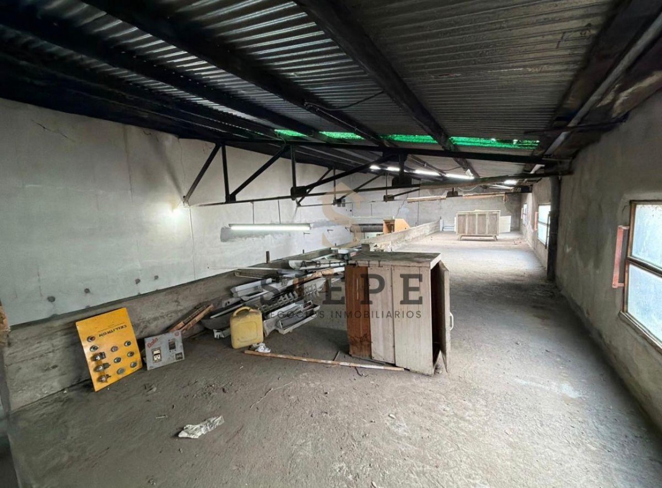 Deposito + Local en venta en  9 de Julio 428