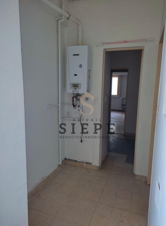 Amplio Departamento en Roca 254 