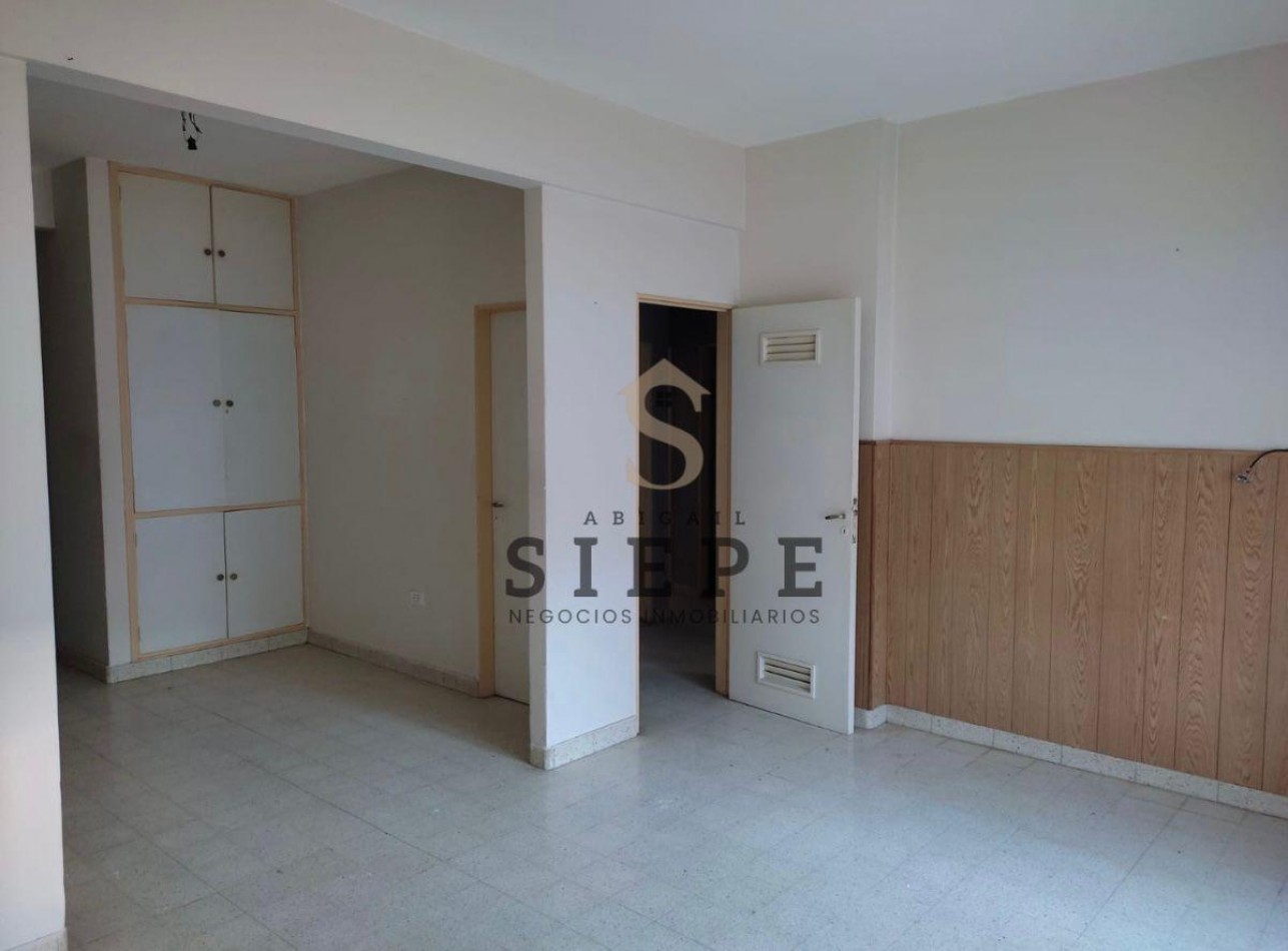 Amplio Departamento en Roca 254 