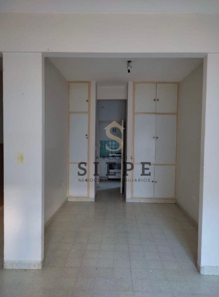 Amplio Departamento en Roca 254 