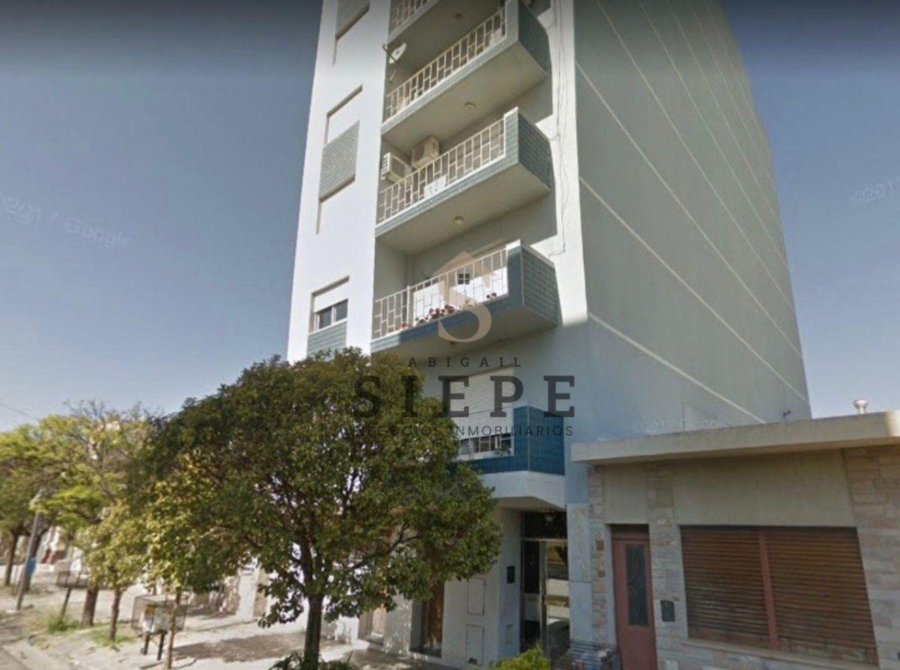 Amplio Departamento en Roca 254 