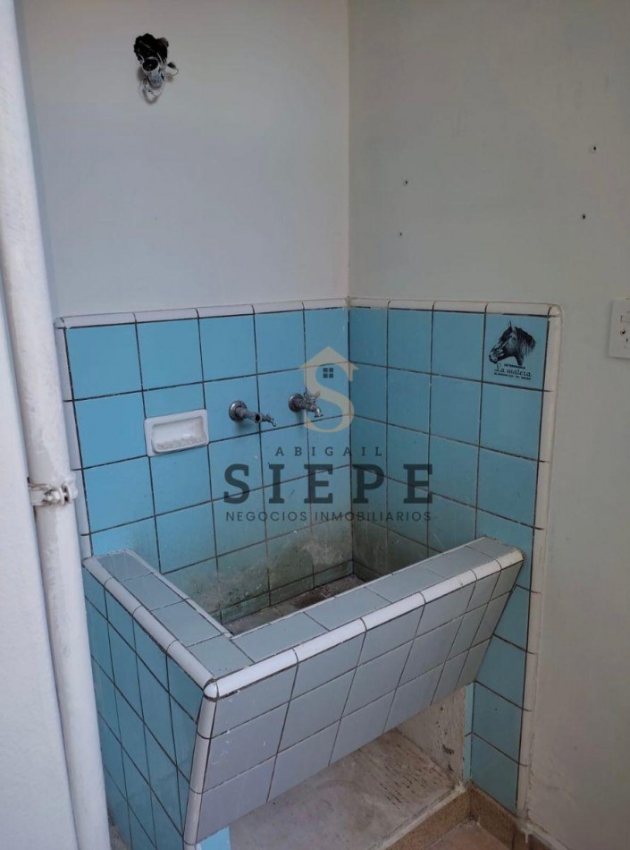 Amplio Departamento en Roca 254 