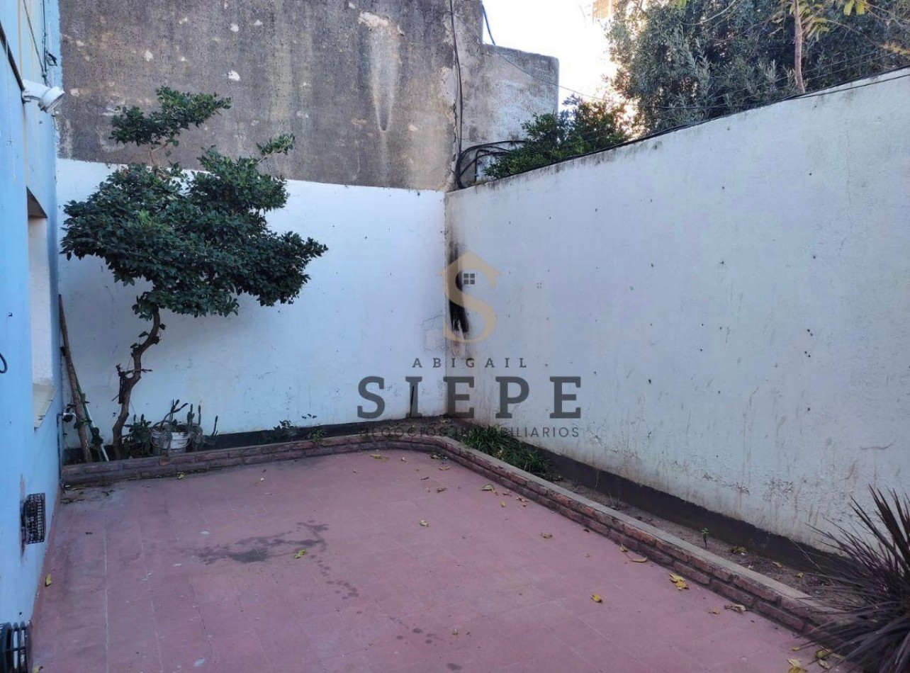 Amplio Departamento en Roca 254 