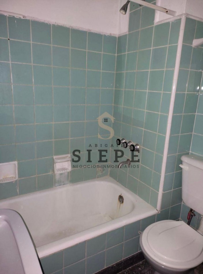 Amplio Departamento en Roca 254 