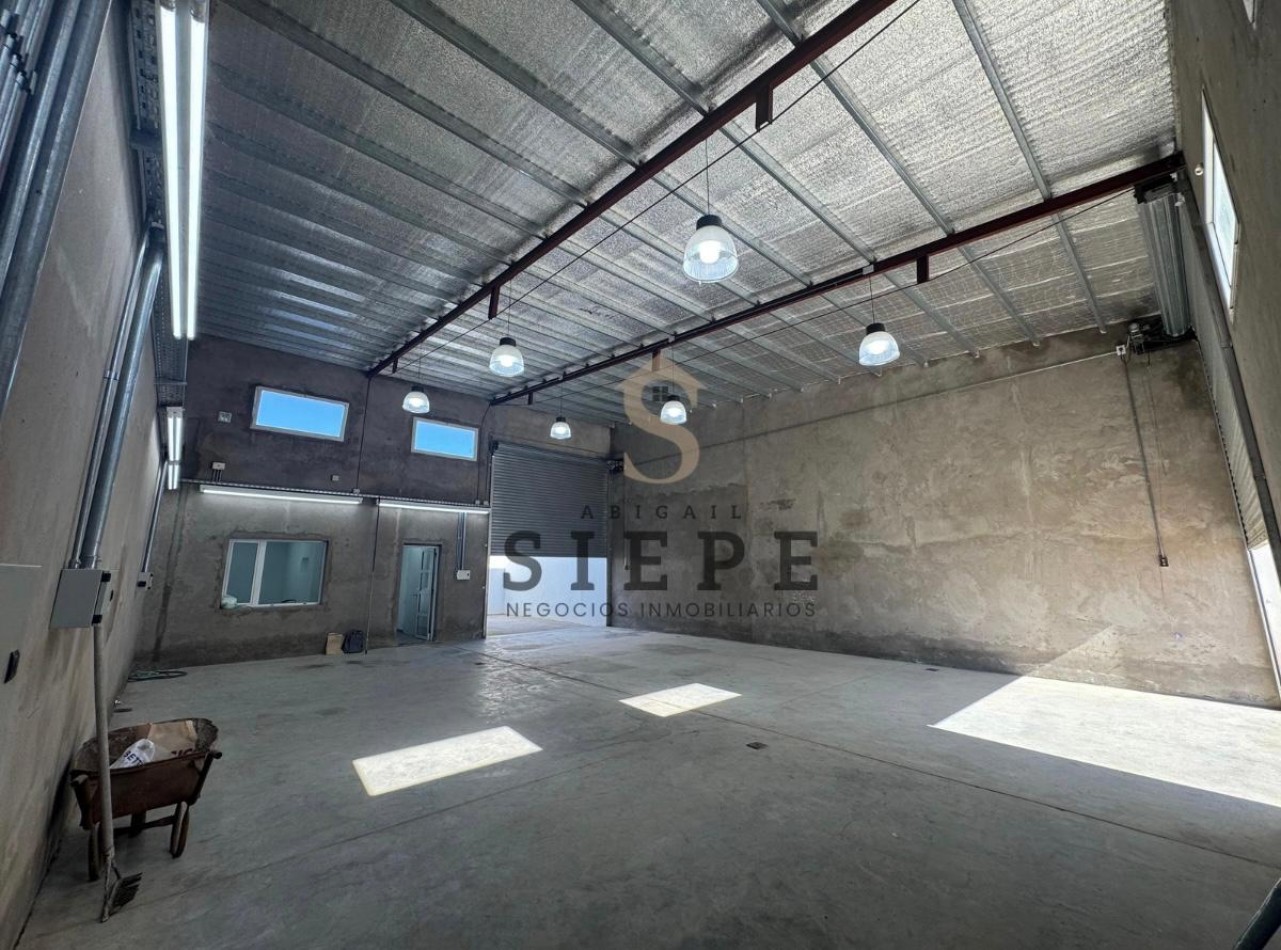 Deposito a estrenar en alquiler Inglaterra 568