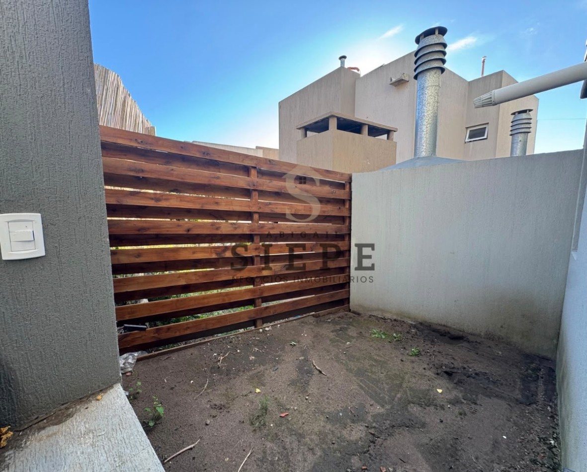 Hermoso duplex en venta, Chascomus 780, zona parador Bronx